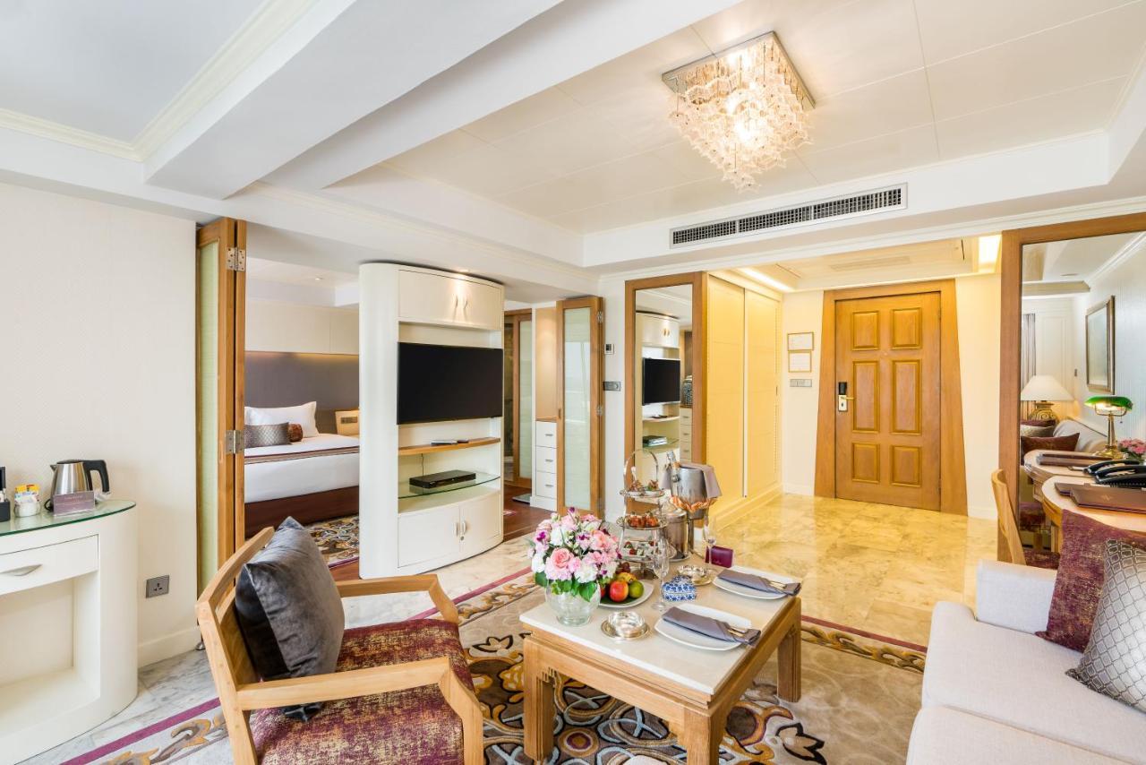 Royal Wing Suites & Spa Pattaya Bagian luar foto