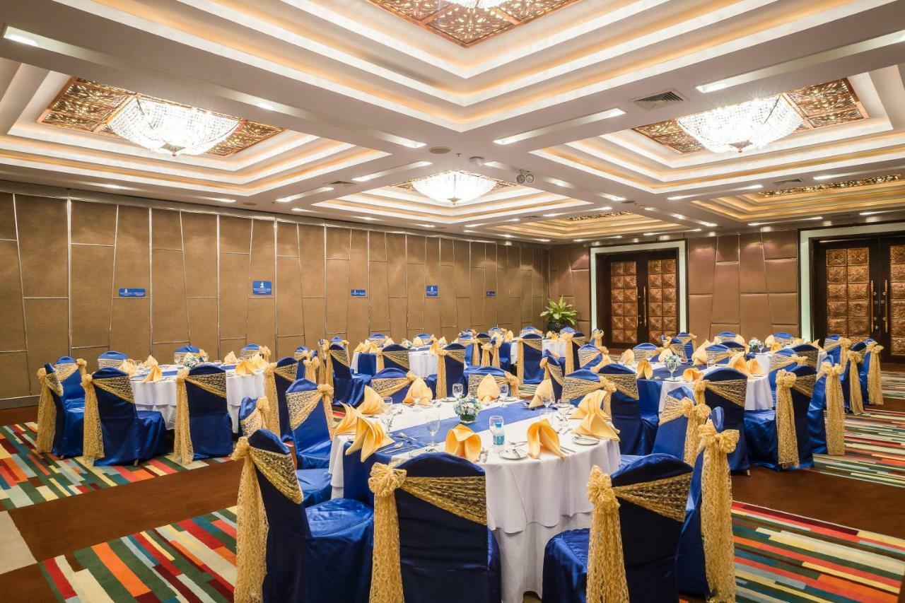 Royal Wing Suites & Spa Pattaya Bagian luar foto